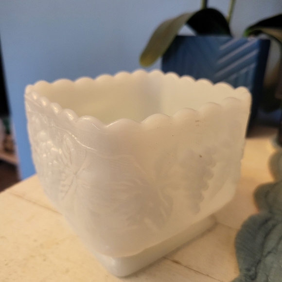 Achor Hocking Square Grape Milk Glass Footes Planter or Decor Dish - Picture 2 of 6